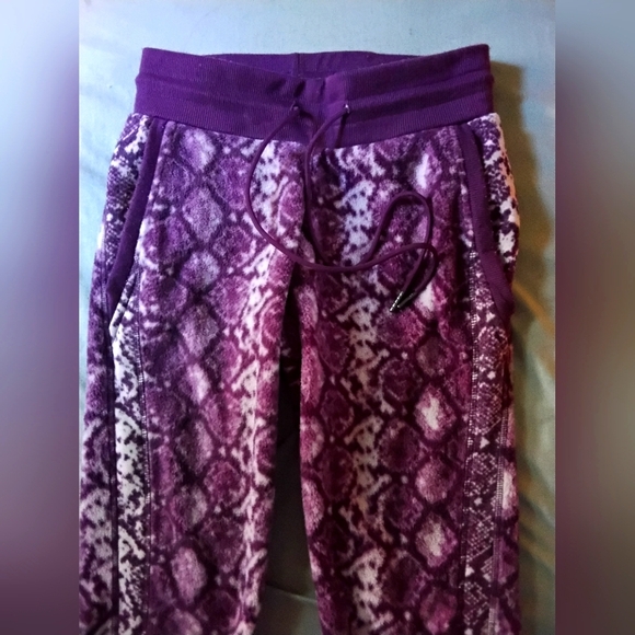 Tahari Sport Fleece Joggers - Picture 1 of 4